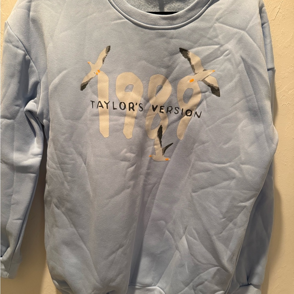 Taylor Swift 1989  Taylor's  Version Graphic Sweatshirt- Size Small-oversized